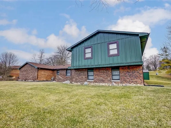 394 Merrick Dr, Dayton, OH 45434