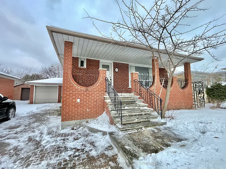 14 Madawaska Ave #MAIN — Photo 1