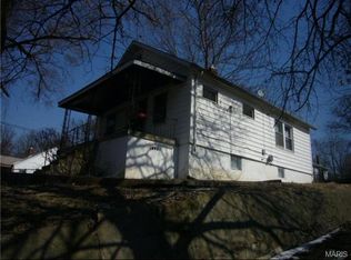 3940 Shirley Dr, Saint Louis, MO 63121