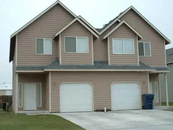 11 NW Earl Ln, College Place, WA 99324