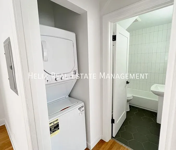 552 S Oakland Ave #4 — Photo 3