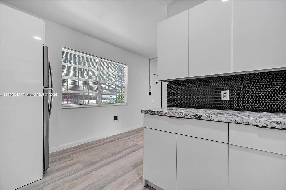 Building Photo - 46 NW 62nd St #4