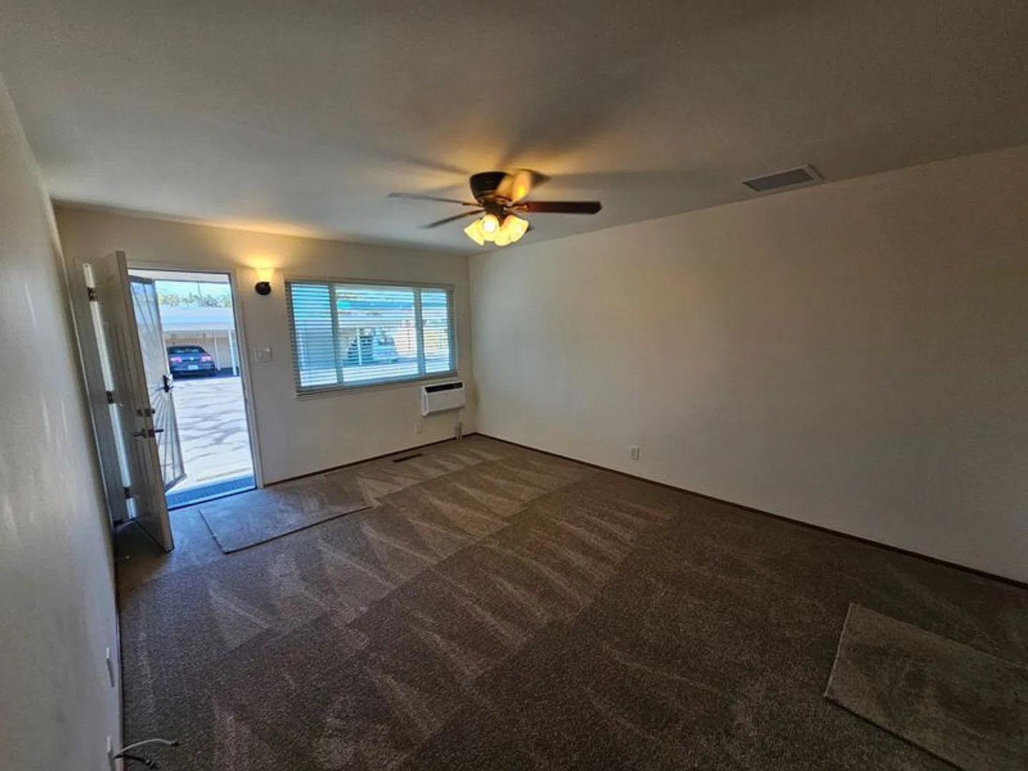 Retirement Community 62+ Only: 1 Bed/1 Bath "Special Treat" - San Leandro — Photo 3