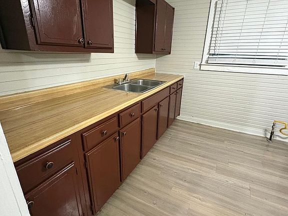 4th image of 3604 N Terry St
