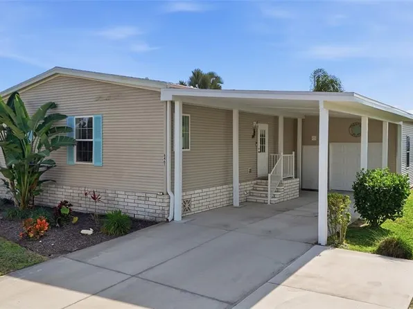 8461 Kinglet Dr, Englewood, FL 34224