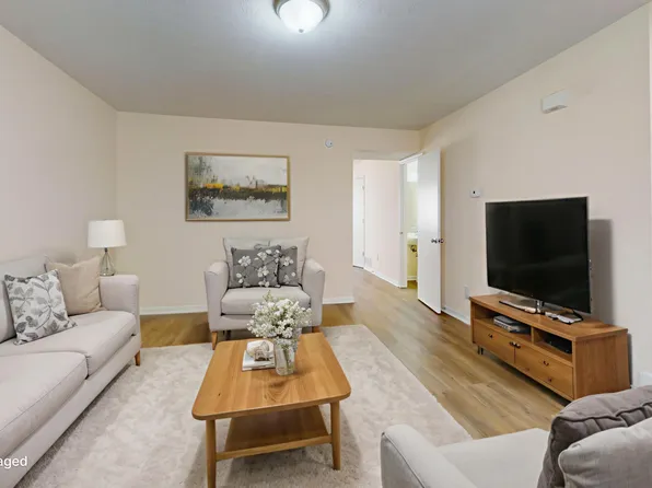 102 Provence Dr APT 110, Stuarts Draft, VA 24477