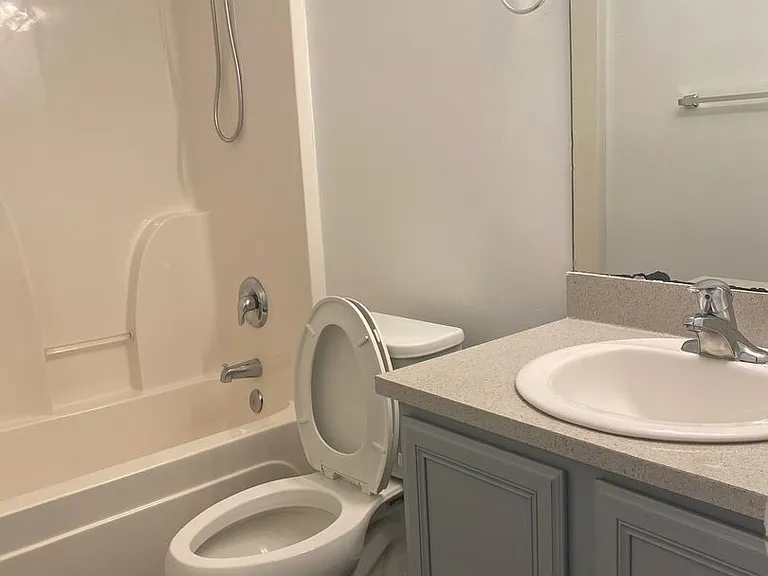 913 Tennyson Dr — Photo 13