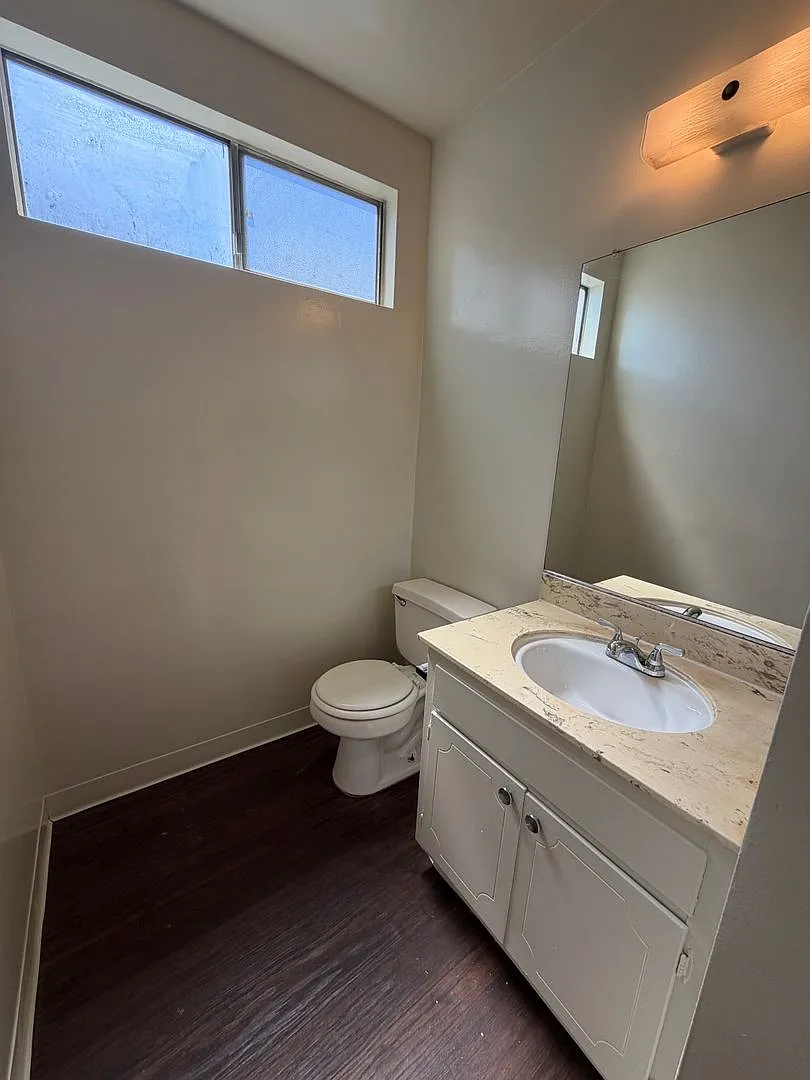 2627 10th Ct. — Photo 3
