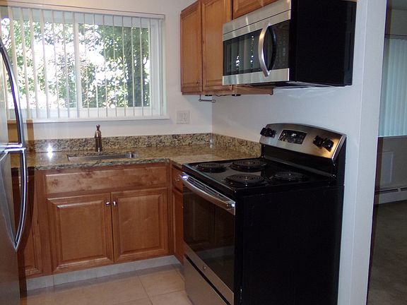 4th image of 61 S Sherman St APT 204