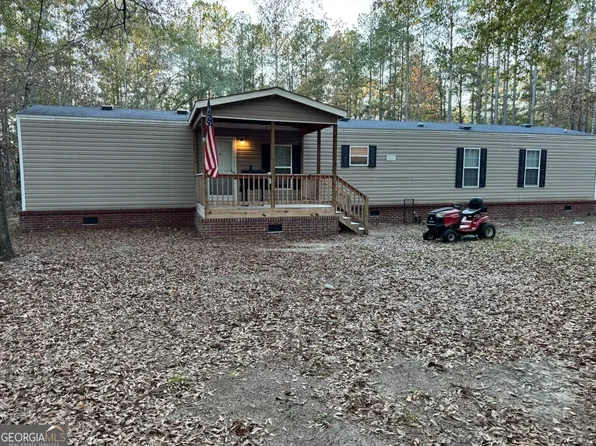 466 Sandy Point Cir, Knoxville, GA 31050