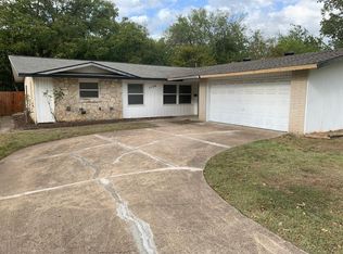 1126 Edwards Ct S, Irving, TX 75062