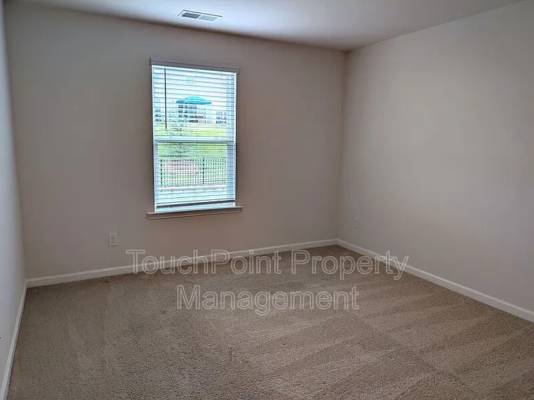 5131 Hyrule Dr — Photo 9