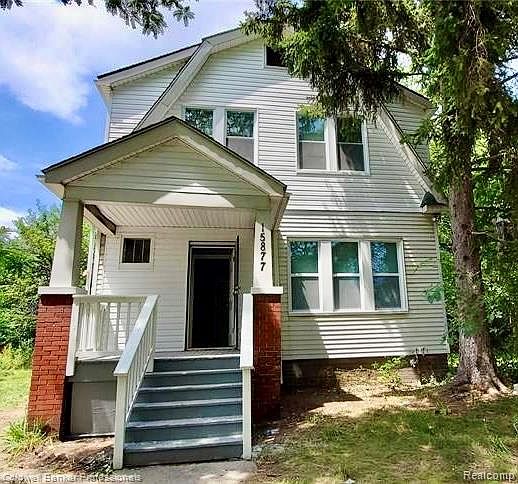 1st image of 15877 Baylis St
