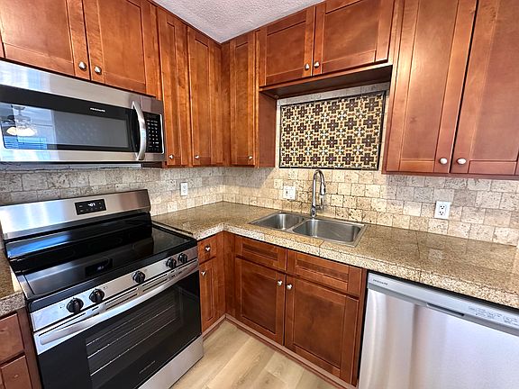 5th image of 1320 E Vista Ave APT 4