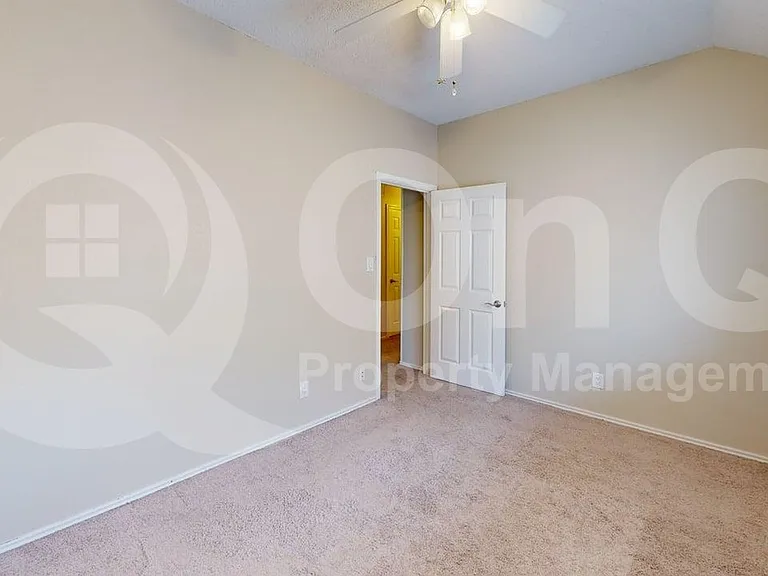 2209 Meadowstone Dr — Photo 16