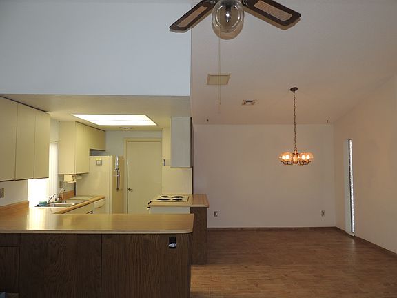 4th image of 2916 Hidden Valley Dr