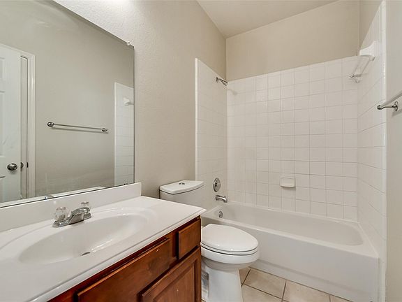 2nd image of 9904 Marthas Vineyard Cir