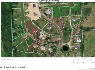 62 Clinton Dr, Factoryville, PA 18419