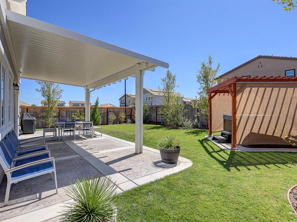 1st image of 7001 Corvus Cir