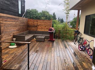 914 N 76th St #A, Seattle, WA 98103