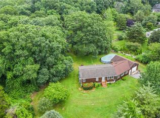 535 Lake Rd, Tiverton, RI 02878