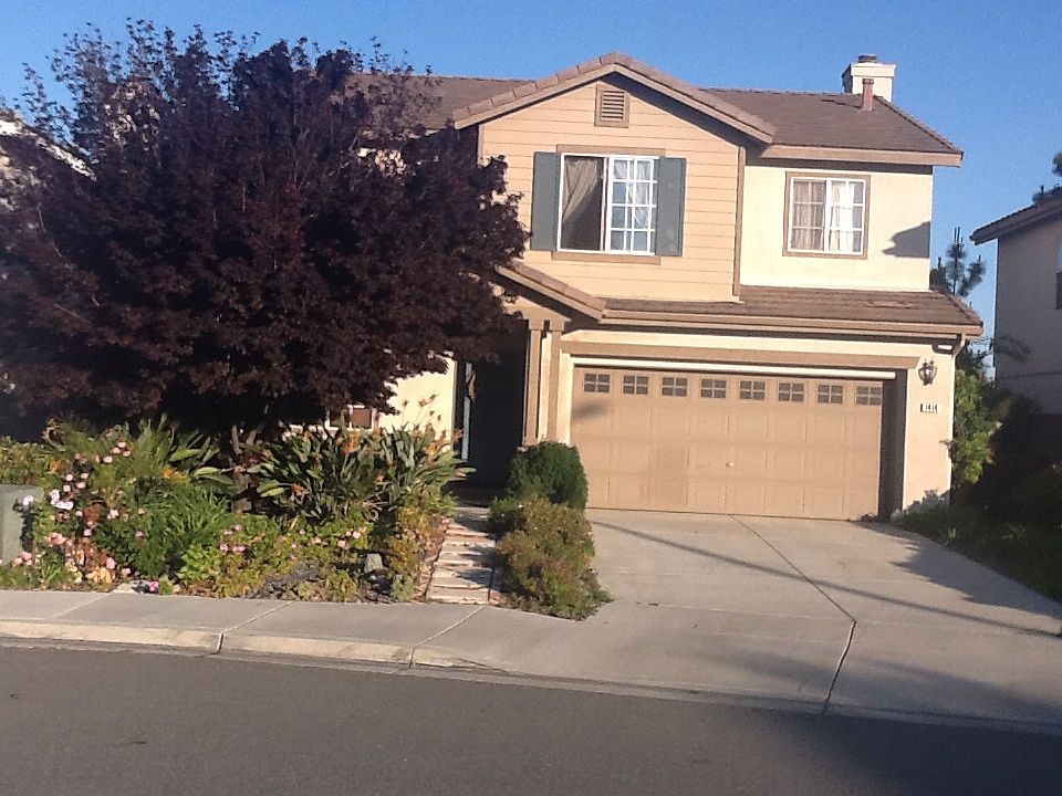 Beautiful, well- maintained home for rent in friendly neighb