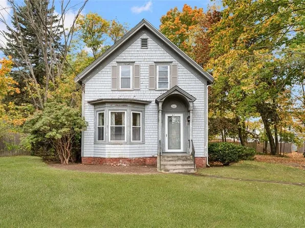 67 Massasoit Ave, Barrington, RI 02806