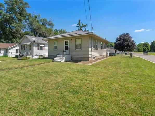 500 Adrian St, Waterloo, IA 50703