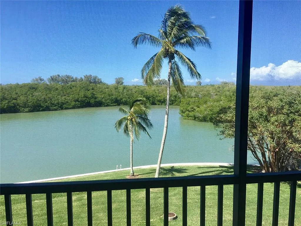 2 bed, 2.0 bath, 1525 sqft, $7,900 — Photo 3