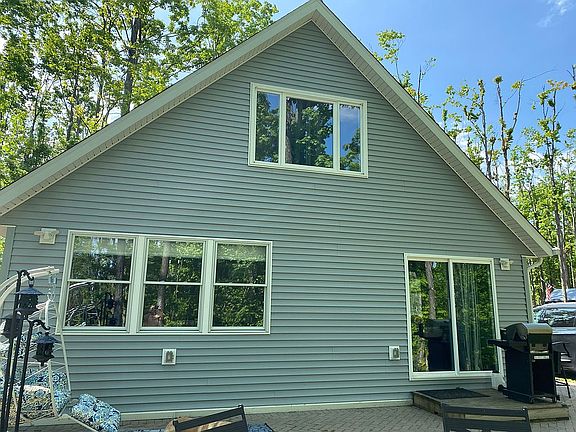 4th image of 626 Sunshine Ln