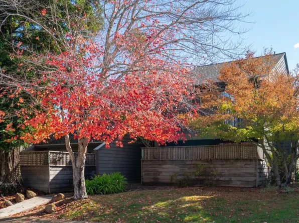 8331 Valley View Court, Sebastopol, CA 95472