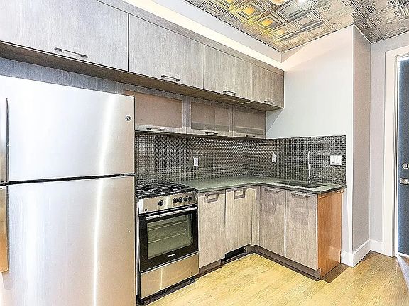 2nd image of 181 Eldert St APT 1R