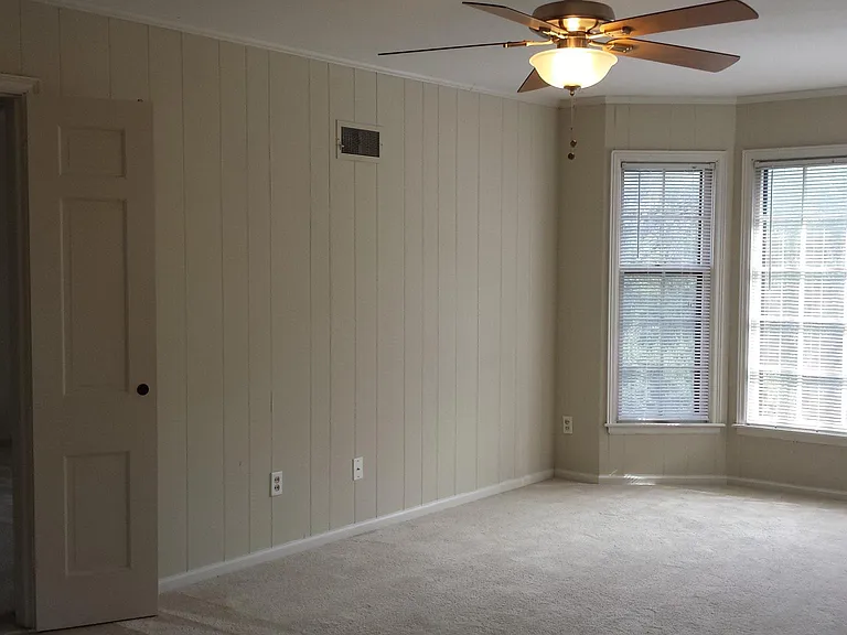 Somerset Apartments — Photo 11