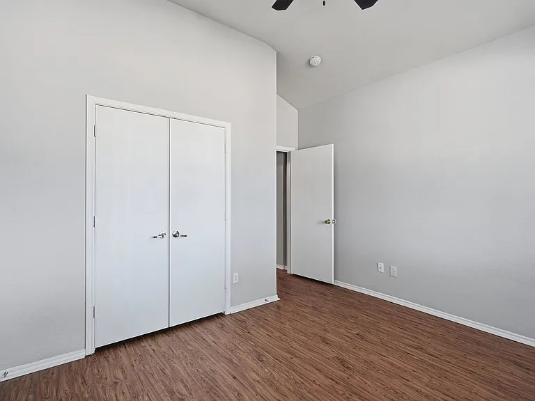 1113 Beaverwood Ln — Photo 8