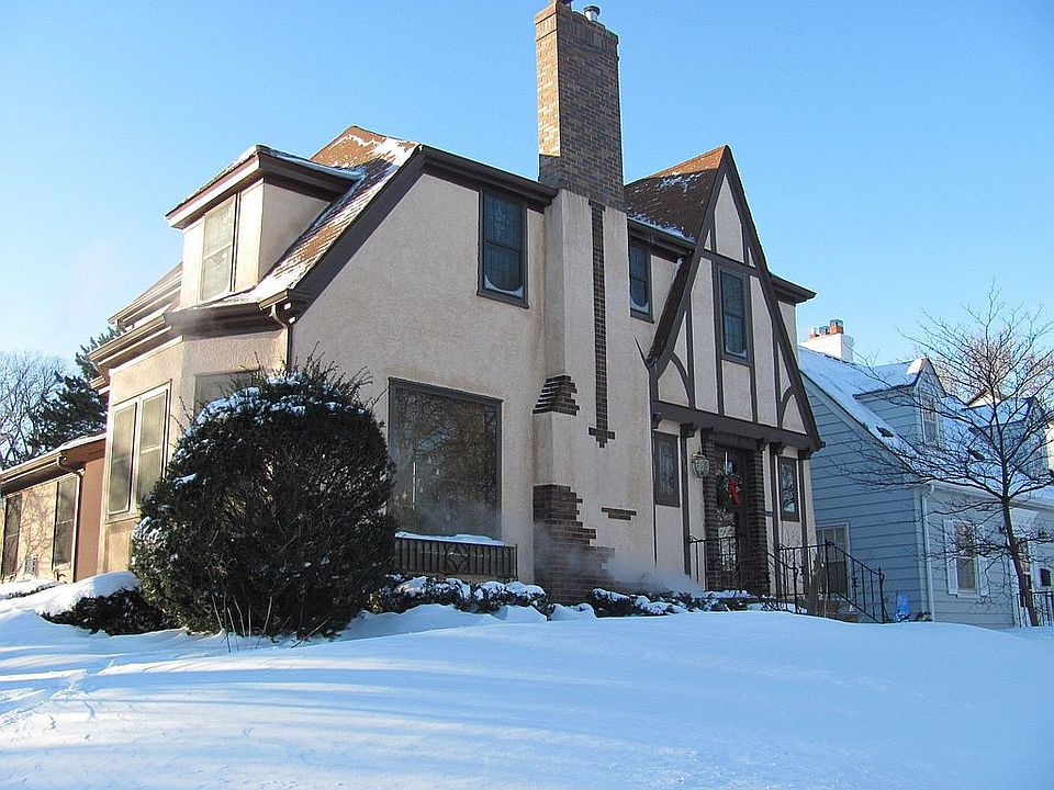Corner lot view