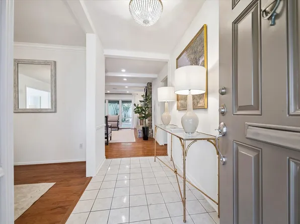 13914 Myrtlea Dr, Houston, TX 77079