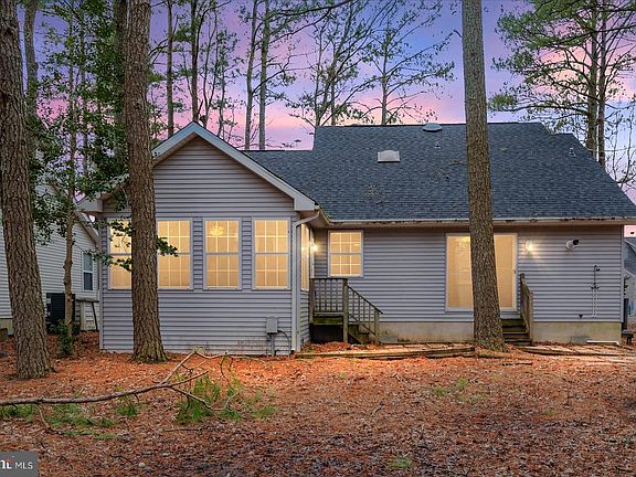 2nd image of 37 Watertown Rd