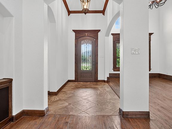 5th image of 1201 Bluff Springs Dr