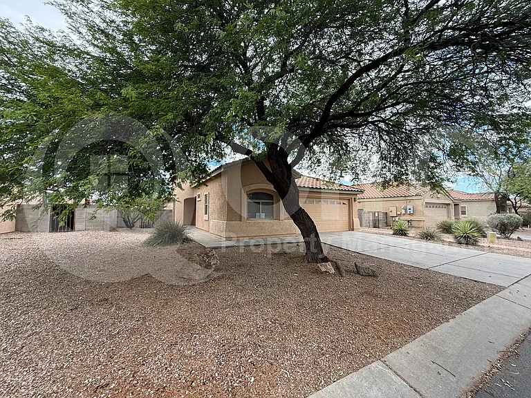 6642 E Bambino Rd — Photo 2