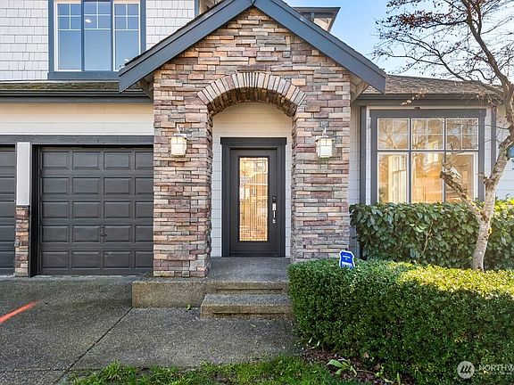 2nd image of 3903 NE 21st Street