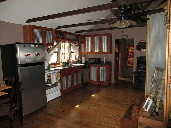 5th image of 308 E War Eagle Ave