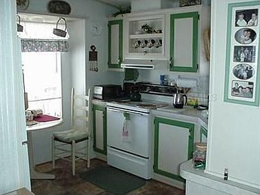 3rd image of 282 Big Pine Ave N
