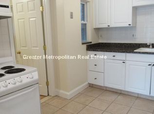 27 Thacher St, Boston, MA 02113