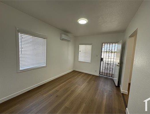 2nd image of 816 E 87th Pl #818