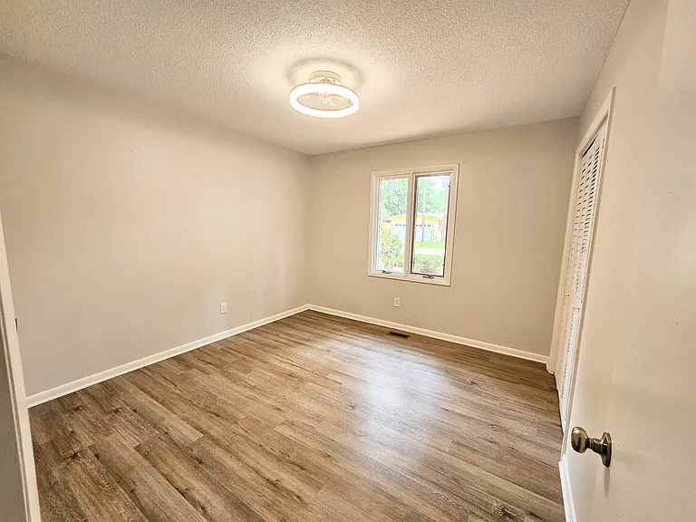 9 E Pine Ct — Photo 17