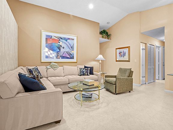 3rd image of 7851 Oak Grove Circle