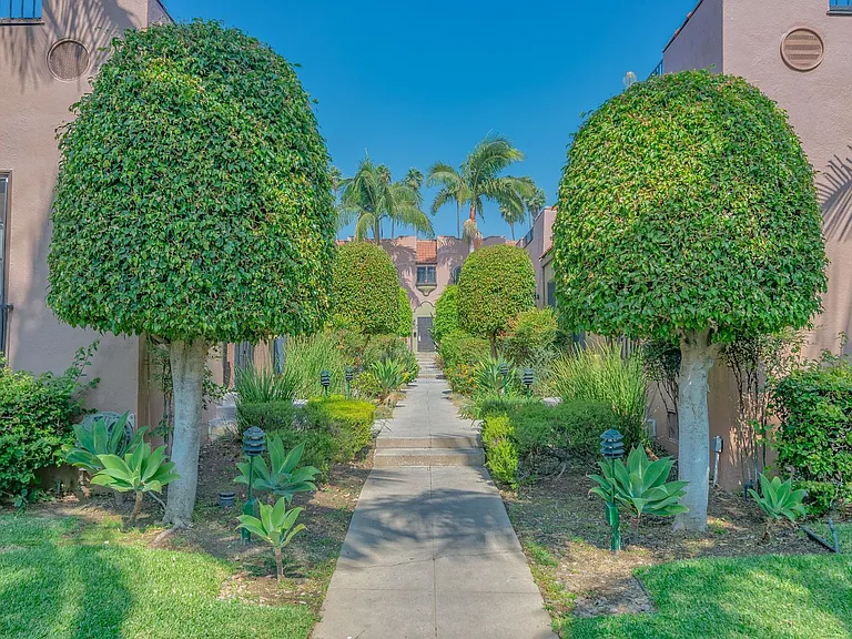 5323 Loma Linda Ave — Photo 2