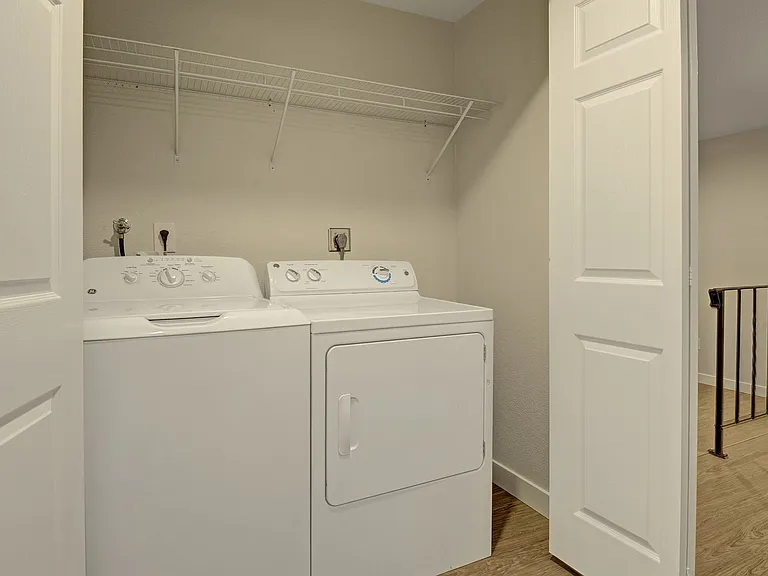 Bayview East Apartments — Photo 18