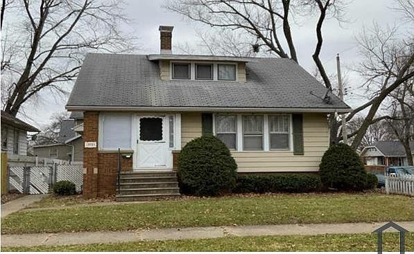 1st image of 2721 N Sheridan Rd