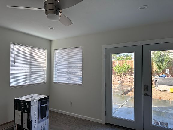 5th image of 590 Augusta Dr